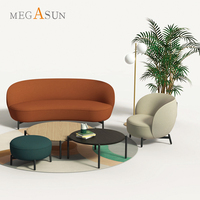 Fauteuil de salon contemporain en tissu avec structure en bois massif pour salon, chambre, loft, appartement – Mobilier de loisirs élégant