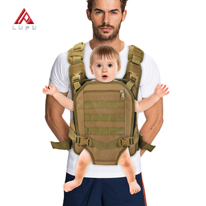 Portabebés personalizado respetuoso con la piel Durable 900D Oxford Front Chest Holder Tactical Baby Carrier Para papá y hombres - Product Image 1