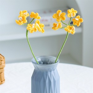 Ramo de flores simuladas tejido a mano con hilo terminado, hecho a crochet, decoración para el hogar, regalo, flor hecha a mano. - Product Image 6