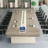 Meubles de bureau, table de conférence blanche de 4,5 m de longueur et chaises pour salle de réunion de bureau