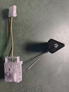 자동 센서 오일 레벨 센서 토요타 화관 #83320-02060 83320-12640 83320-0D050 83320-52070 연료 레벨 전송기 게이지 Assy - Product Image 2