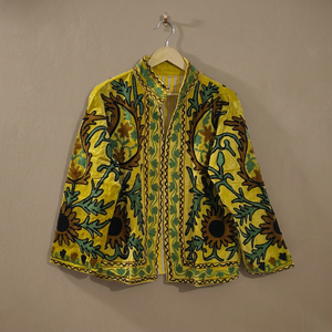 Chaqueta Amarilla de Primavera para Mujer, Hecha a Mano, Bordada con Flores, Cuello Mandarín, Manga Larga, Largo Regular - Product Image 3