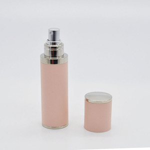 Étui en cuir portable de qualité supérieure Mini atomiseur de parfum Bouteille en verre prête pour le voyage avec fonction de pulvérisation de parfum rechargeable - Product Image 3