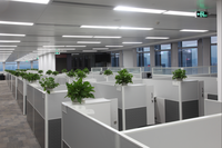 Ensemble de meubles modernes et durables pour bureau de direction Poste de travail modulaire de 6 à 8 places Cloison en aluminium Matériau MFC 6 ans