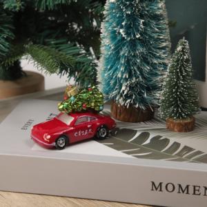 Ornement de Noël Voiture Rouge Rétro, Mini Voiture avec Petit Pendentif Arbre de Noël, Décoration de Maison pour les Fêtes et Cadeau d'Entreprise - Product Image 1