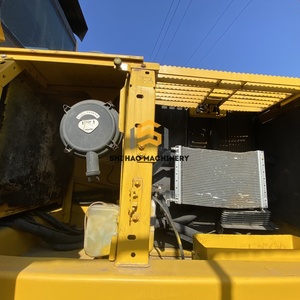 รถขุดตีนตะขาบโคมัตสึ PC200-8 มือสองสำหรับขาย - Product Image 5