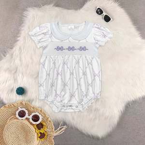 Romper de burbujas con lazos y bordados para bebé niña, manga corta, venta al por mayor - Product Image 2