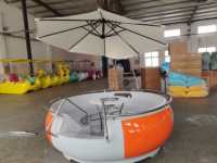 Bateau Donut QIQU en Polyéthylène Rotomoulé Résistant aux Chocs avec Barbecue Intégré pour 8 Personnes