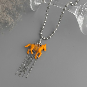 Colliers tendance avec pendentif petit cheval en métal perlé pour femmes, accessoires <span class=keywords><strong>de</strong></span> collier à pampilles amusants pour le quotidien, bijoux fantaisie, cadeau - Product Image 5