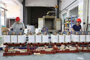 محول زيت مغمور في الهواء الطلق 50 هرتز و 6.3KV تردد فولتية خرج دخل متعدد خيارات ثلاثية الطور - Product Image 5