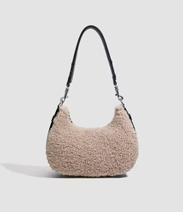 Bolso de hombro impermeable de gran capacidad con cremallera y diseño de lana artificial para mujer, estilo bandolera o axilar, moda de invierno. - Product Image 6