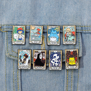 Accesorios Relacionados con el Anime Doujinshi - Broches Estilo Cartas del <span class=keywords><strong>Tarot</strong></span> de Dibujos Animados - Insignias Metálicas para Decoración de Ropa - Product Image 1