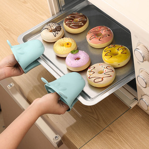 Pince de cuisine en silicone en forme de chien, épaisse, résistante à la chaleur, antidérapante, pour une prise en main sûre - Product Image 1