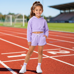Set Felpa con Cappuccio e Pantaloncini per Ragazze: Felpa Corta Viola Lavanda con Pantaloncini Abbinati, Completo <span class=keywords><strong>Sportivo</strong></span> e Casual in Due Pezzi per Bambine - Product Image 2