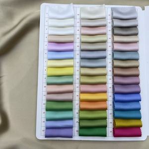 100% Acetat-Doppelsatin-Stoff, Kühles Seidiges Glattes Atmungsaktives Hautfreundliches Kleidungsmaterial, Großer Lagerbestand Anzugstoff - Product Image 4