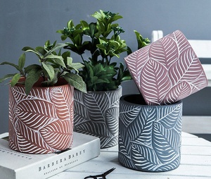 กระถางต้นไม้ดินเผาสมัยใหม่ พร้อมรูระบายน้ำ ลวดลายใบไม้  ผิวเคลือบเงา สำหรับใช้ภายใน/ภายนอกอาคาร - Product Image 2