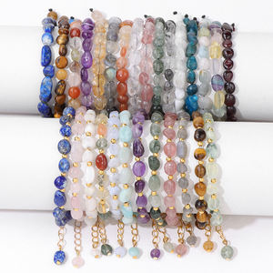 Bracciale in Pietra Naturale Irregolare da Donna, Gioiello Ispirato a Semipreziosi, Intrecciato, Regolabile, con Cristallo di Fragola - Product Image 3