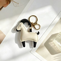 Pendentif Sac Vintage en Cuir Véritable Motif Chèvre, Accessoire de Sac à Dos Personnalisé avec Fermoirs Métalliques