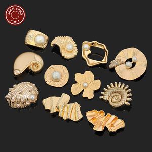 Botones Metálicos con Vástago, Botones Personalizados con Formas Irregulares, Logotipo Grabado, Botón de Perla Dorada para Ropa - Product Image 3