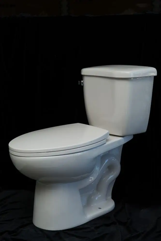 Vente en gros S Trap Céramique Moderne Sanitaire Toilette deux pièces pour salle de bain