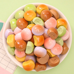 Miniatura de resina de imitación de chocolate, pan, tarta de huevo, galletas y alimentos secos, hecha a mano, para joyería y adorno. - Product Image 3