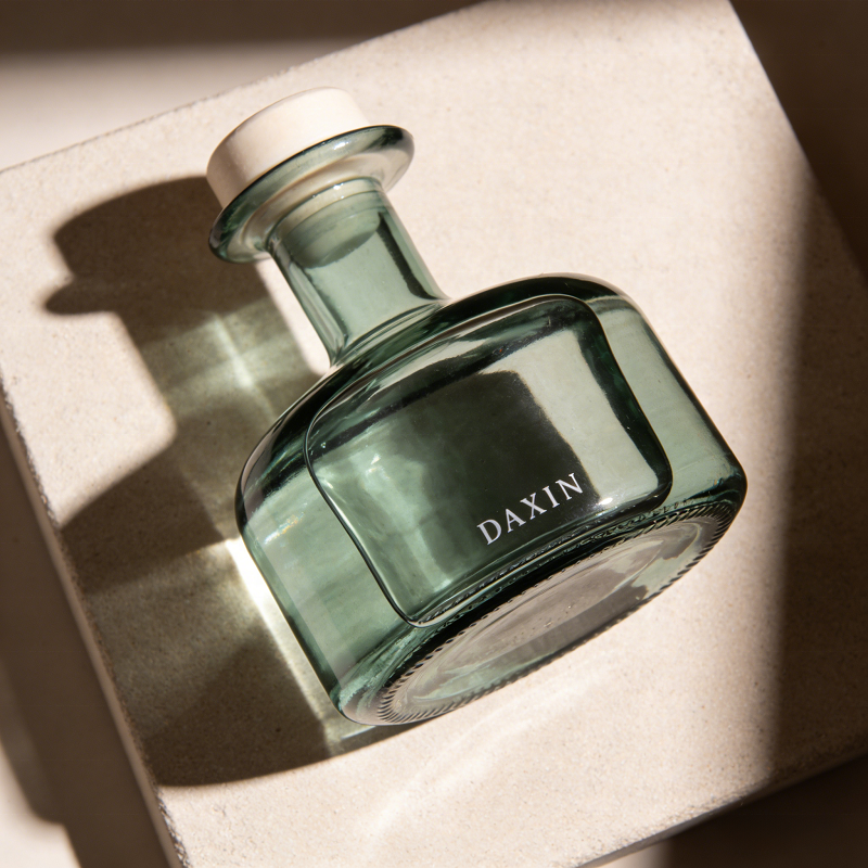 2026 Hot Sale Long Neck Round Glass Aroma Diffuser Bottles | Custom ...