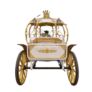 Décor de fête, chariot citrouille de Cendrillon grandeur nature avec figurine de princesse - Product Image 3