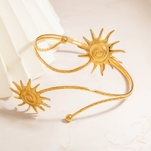 Bracelet manchette unisexe en forme de soleil, doré, bijoux de mode au design irrégulier SZ61154 - Product Image 3