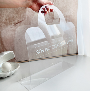 กระเป๋าใส่ดอกไม้ <span class=keywords><strong>PVC</strong></span> ใสสำหรับสัตว์เลี้ยงกระเป๋าใส่ดอกไม้กระเป๋าของขวัญมีมือถุงใสบรรจุภัณฑ์ลายดอกไม้แบบเรียบง่าย - Product Image 3