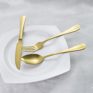 Prix de gros d'usine <span class=keywords><strong>couteau</strong></span> multi-outils <span class=keywords><strong>fourchette</strong></span> et <span class=keywords><strong>cuillère</strong></span> couverts de mariage de qualité supérieure vaisselle en or - Product Image 3