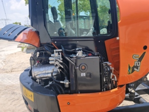 Excavatrice d'occasion Kubota U27 du Japon en vente, mini-pelleuse de 2,5 tonnes, Kubota U27-4, excavatrice sur chenilles d'occasion à prix abordable - Product Image 5