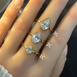 Anillo de Boda Geométrico Chapado en Oro con Engaste de Bisel de 1/2/3 Quilates para Mujer, Lujo Ligero, Moissanita S925, de Capstan Jewelry Factory - Product Image 3