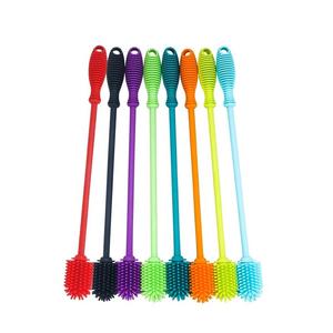 Cepillo de silicona ecológico de mango largo para limpiar tazas y utensilios del hogar - Product Image 1