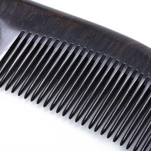 Peine de Madera de Sándalo Negro Ecológico de Alta Calidad, Más Vendido, con Dientes Finos para el Cuidado y Peinado del Cabello, Disponible - Product Image 4
