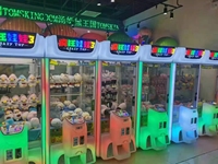 Machine de jeu d'arcade grue à pinces d'occasion, version anglaise, pour jouets et cadeaux, Jinns Games, en métal et plastique, prise UE