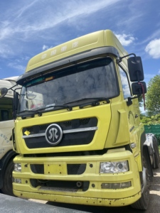 Camion tracteur SINOTRUK HOWO 6x4 d'occasion <span class=keywords><strong>de</strong></span> 380 CV, année 2018, camion remorque d'occasion <span class=keywords><strong>de</strong></span> haute qualité pour charges lourdes - Product Image 1