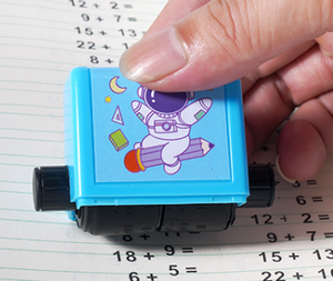 Matemáticas para estudiantes <span class=keywords><strong>de</strong></span> escuela <span class=keywords><strong>primaria</strong></span> Ejercicios después <span class=keywords><strong>de</strong></span> clase Ajuste automático <span class=keywords><strong>de</strong></span> preguntas Sello <span class=keywords><strong>de</strong></span> juguete - Product Image 5