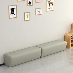 Taburete <span class=keywords><strong>de</strong></span> Bambú Hecho a Medida con Asiento <span class=keywords><strong>de</strong></span> Cuero Artístico - Diseño Minimalista <span class=keywords><strong>para</strong></span> Áreas <span class=keywords><strong>de</strong></span> <span class=keywords><strong>Espera</strong></span> Comerciales y Recepción <span class=keywords><strong>de</strong></span> Salones <span class=keywords><strong>de</strong></span> Belleza - Product Image 3