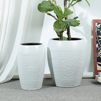 Ensemble de pots de fleurs en céramique texturée blanche, modernes, sur pied, pour commande en gros, décoration de jardin, directement de l'usine