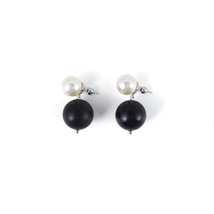 Pendientes de Perlas de Imitación para Mujer, Plata 925, Redondos, Blancos y Negros, Estilo Lujoso para Uso Diario - Product Image 2