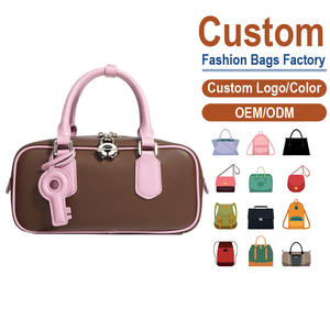 Bolso Bandolera Personalizado de Cuero de Grano Completo – Bloques de Color Marrón y Rosa Rubor, Detalle de Llavero, El Regalo Perfecto de San Valentín para Ella - Product Image 1