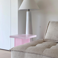 Mesa auxiliar pequeña de acrílico Rosa famosa de Internet, sofá de lujo ligero moderno, mesa auxiliar pequeña para dormitorio