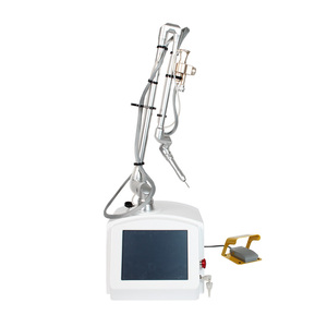 Machine à laser fractionné CO2 10600 nm 60 W de table, tube métallique, laser RF avec bras articulé à 7 articulations pour le rajeunissement de la peau - Product Image 6