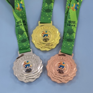 Medalla de Aleación de Metal Moderna Personalizada de Fábrica al por Mayor, Medalla de Campeón de Sublimación con Grabado y Pintura Dorada de Recuerdo - Product Image 1