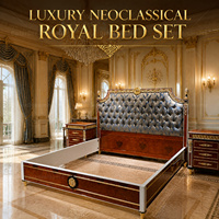 Ensemble de lit royal néoclassique de luxe en bois massif avec garniture dorée et capitonnage pour mobilier de chambre principale de villa