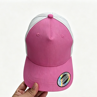 Casquettes Trucker Personnalisées en Gros avec Logo Brodé, Casquettes Courbées 5 Panneaux en Sergé et Maille, Écussons et Logos Personnalisés Courants