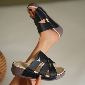 Sandales à talon compensé confortables et souples pour femme, grande taille, style romain, à bout ouvert, nouvelle collection été 2026, pour l'export. - Product Image 5