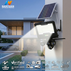 Lampadaire solaire tout-en-un avec caméra CCTV 4G WiFi, 3 objectifs 4MP PTZ, projecteur de sécurité LED étanche IP65 - Product Image 1