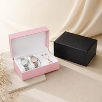 Boîte à bijoux et montres en cuir PU avec logo personnalisé, ouverture à clapet, insert en velours rectangulaire pour bague, collier, coffret cadeau pour couple