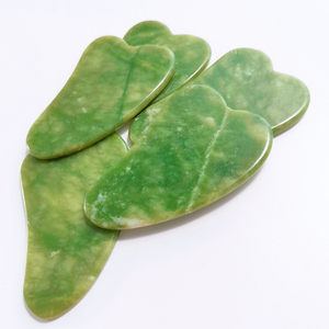 Popular vender Nanfang Jade guasha herramienta de forma de corazón, buena para <span class=keywords><strong>la</strong></span> salud verde guastone - Product Image 6
